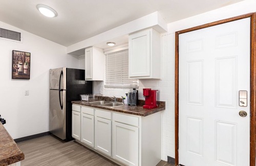 Midtown House | Update 2 BR Townhome in Tucson | Laundry