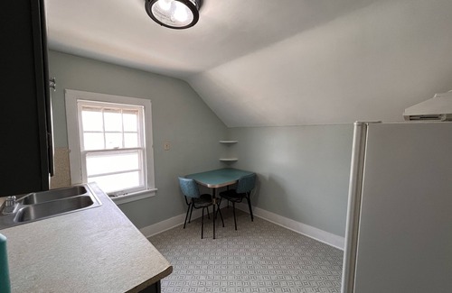 Norfolk Apartment | Updated 1 Bedroom that allows pets - perfect for healthcare travelers