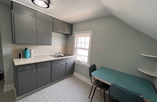 Norfolk Apartment | Updated 1 Bedroom that allows pets - perfect for healthcare travelers