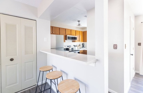 Lynchburg House | Updated 2BR Townhouse Near LU, UofL, Hospitals and Dining