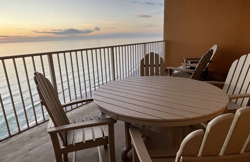 Lower Grand Lagoon Condo | Updated Butler's Treasure Island,new master bath! Beach Service for 2 Included!