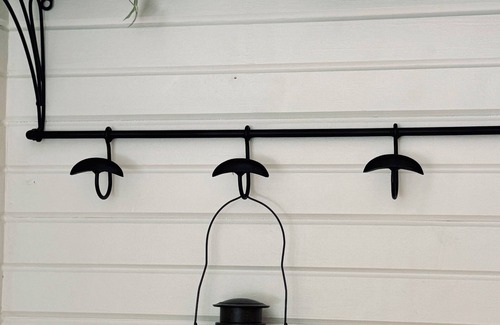 Michiana Cabin | Updated Cabin in woods. Fireplace. Walk to beach. Wineries & 45 mins Notre Dame!