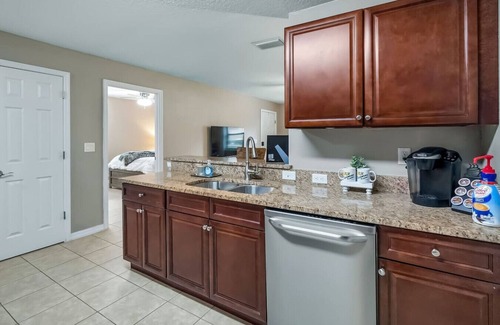 Clermont Apartment | Updated Centrally Located Suite 839