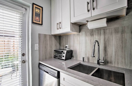 Middle River Terrace Apartment | Updated Escape 3 Mi From Las Olas Blvd & The Beach