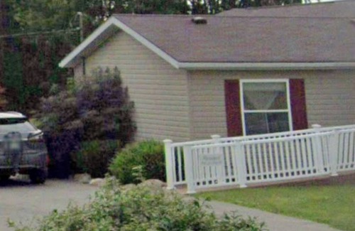 Flushing Township House | Updated family friendly home just outside of downtown.