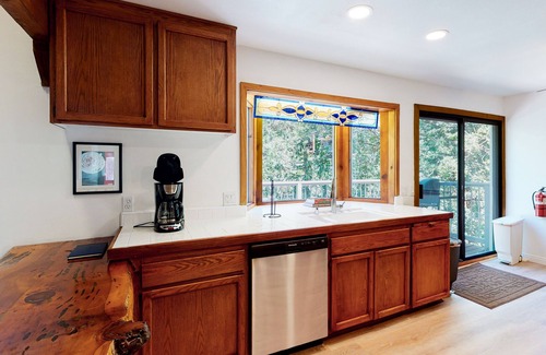 Crestline House | Updated home with central AC, W/D, wood stove, home office & high-speed WiFi