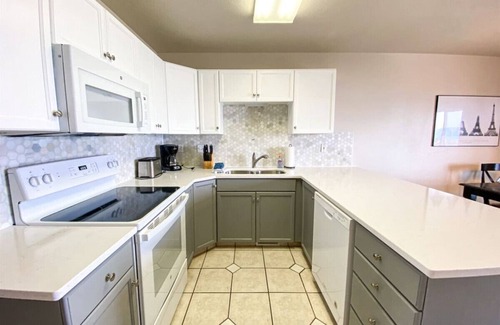 Harbor Village Condo | Updated Lake View Condo 941 #2 - Amazing Views
