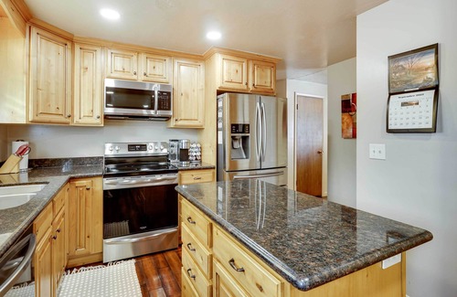 Taylorsville Apartment | Updated Ranch Apartment w/Deck - 9 Mi to Downtown