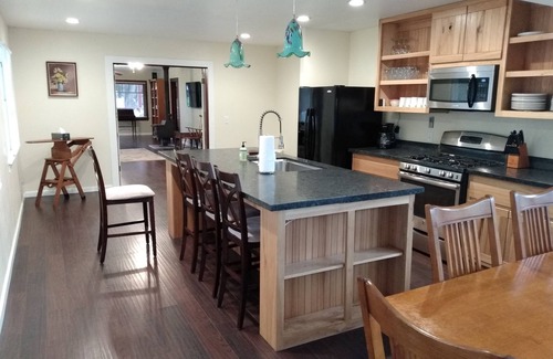 Fort Bragg House | Updated Ranchhouse, large yard & rear deck.