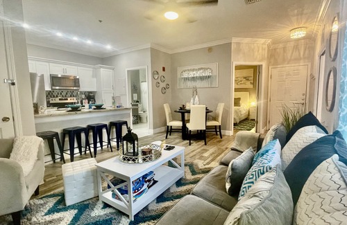 Seminole Condo | UPDATED REMODELED CONDO- NO STAIRS 2 MILES TO THE BEACH! PETS ok! HEATED POOL