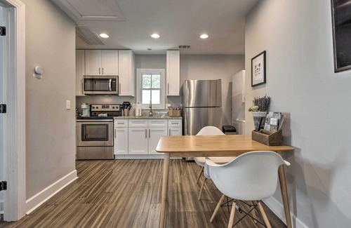 Metropolitan Apartment | Updated Savannah Apartment - Walk to Forsyth Park!