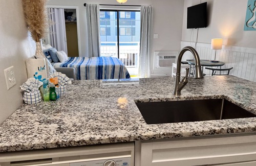 Orange Beach Apartment | Updated studio w/shared outdoor pools and tennis court, family-friendly, & more!