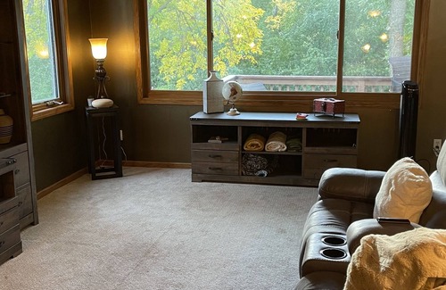New Brighton House | Updated townhouse gem in Minneapolis suburb