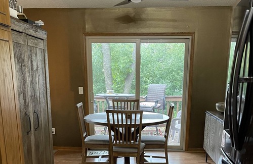 New Brighton House | Updated townhouse gem in Minneapolis suburb