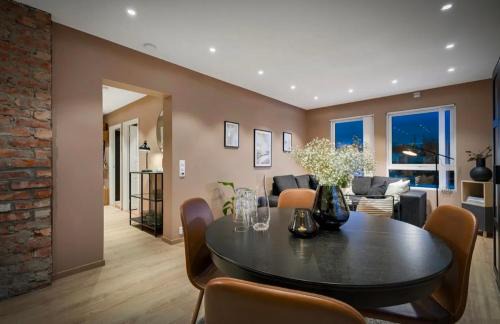 Trondheim Apartment | Upgraded 3 bedroom apartment, close to WC-25
