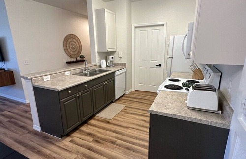 Haines City Condo | Upgraded! Quiet Southern Dunes Condo