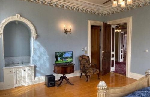 Central Business District Bed & Breakfast | Upjohn