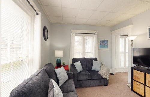 Bucksport House | Upper Corbel House