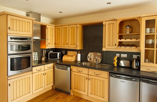 Pembroke Apartment | Upper Old Farmhouse, Portclew Cottages