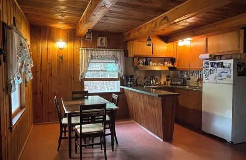 Stambaugh Cabin | Upper Peninsula Lakeside Cabin on Chicagon Lake - Great Fishing, Swimming & Golf