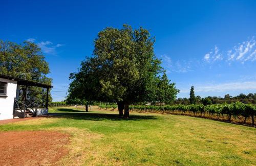 Baskerville Villa | Upper Reach Spa Cottage