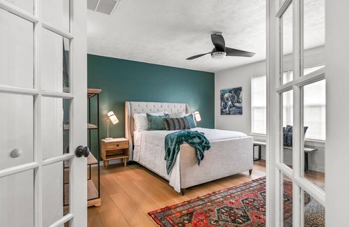 Springfield House | Upscale 2 Bedroom,2 Bath + Office located near Medical Mile
