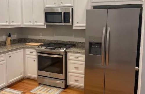Southeast Houston Condo | Upscale 2 Bedroom Townhouse/Houston