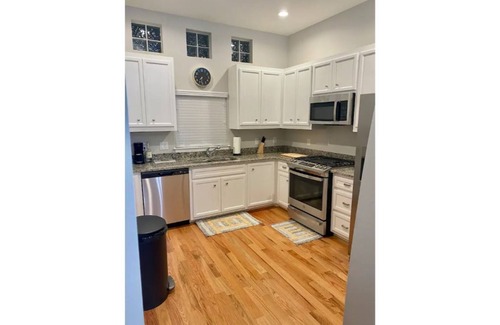 Southeast Houston Condo | Upscale 2 Bedroom Townhouse/Houston