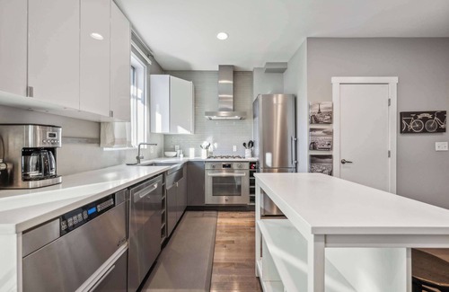 NoMa House | Upscale 2BR/2.5BA in NoMA, close to Union Station, National Mall, Union Market a