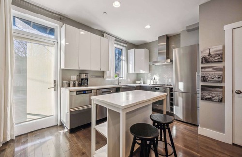 NoMa House | Upscale 2BR/2.5BA in NoMA, close to Union Station, National Mall, Union Market a