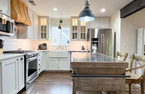 Little Forest Hills House | Upscale 3BR w/ Yard Games + Heated Pool + Hot Tub