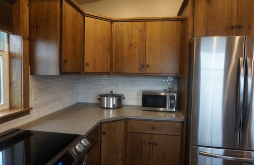 Glacier Country Cabin | Upscale cabin, 10000 acre cattle ranch. Views, abundant wildlife & hiking.