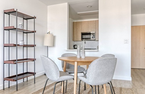 Cambridgeport Apartment | Upscale Cambridge 1BR w/Gym & W/D, walk to Harvard Bridge, by Blueground