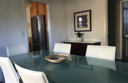 Half Moon Bay House | Upscale cottage: First block from the beach