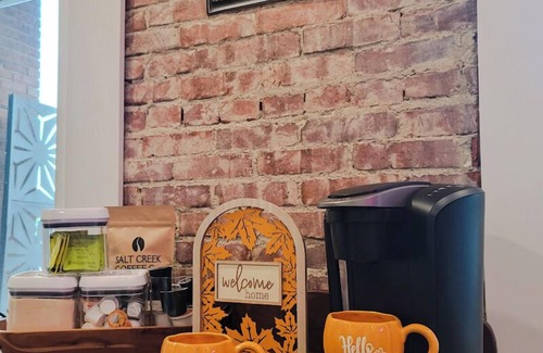 Millersburg Apartment | Upscale Downtown Getaway Walk to Shops & Dining