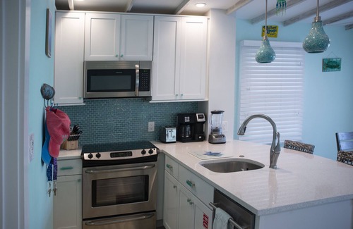 Truman Annex Condo | Upscale end unit home @ Truman Annex close to Duval St