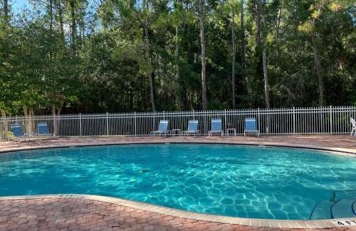 New Tampa House | Upscale Long Stay -KING Bed - POOL - Wifi - Tampa Palms - Moffitt - Gated - Pets OK - in New Tampa by Hunters Green - Live Oak - Cory Lake Isles - H1