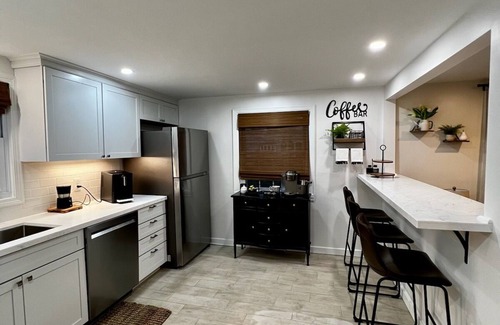 Williamsville Apartment | Upscale Luxury Apt, 2 minute walk to Glenn Park and Britesmith!