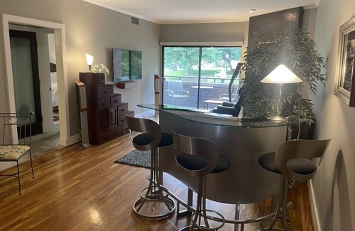Charlotte Center City Condo | Upscale luxury contemporary uptown condo with park views, deck