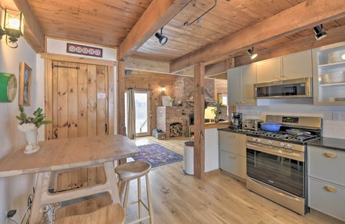 Green Mountains Cabin | Upscale Montgomery Cabin, Near Jay Peak Resort!
