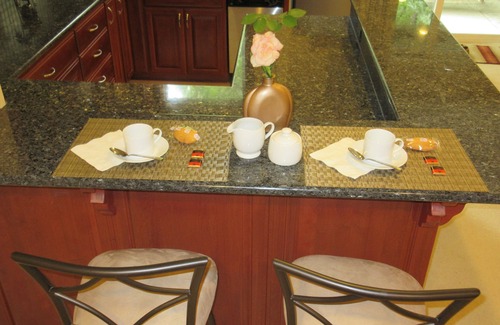 Northwest Portland House | Upscale quiet 2BR suite near downtown - Pool table - NW Portland