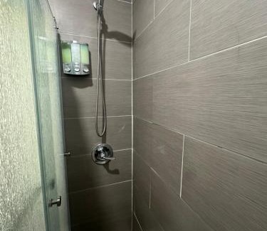 New Rochelle Apartment | Upscale Relax 2 Bedroom near Yankee Stadium 14 min drive