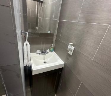 New Rochelle Apartment | Upscale Relax 2 Bedroom near Yankee Stadium 14 min drive