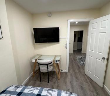 New Rochelle Apartment | Upscale Relax 2 Bedroom near Yankee Stadium 14 min drive