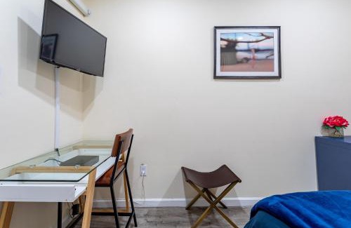 New Rochelle Apartment | Upscale Relax 2 Bedroom near Yankee Stadium 14 min drive