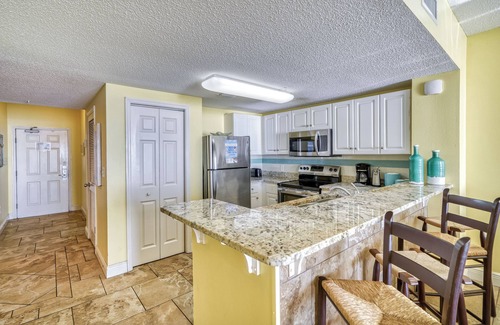 Long Beach Condo | Upscale "Seahorse Suite"