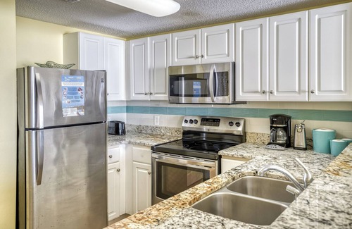 Long Beach Condo | Upscale "Seahorse Suite"