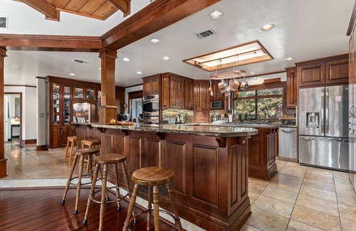 Iowa Hill House | Upscale spacious lake view, hot tub, 5 acres, EV