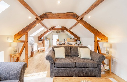 Snainton Cottage | UPSTAIRS DOWNSTAIRS COTTAGE, pet friendly, with a garden in Snainton