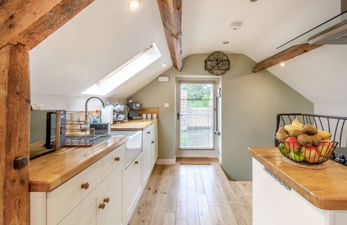 Snainton Cottage | UPSTAIRS DOWNSTAIRS COTTAGE, pet friendly, with a garden in Snainton